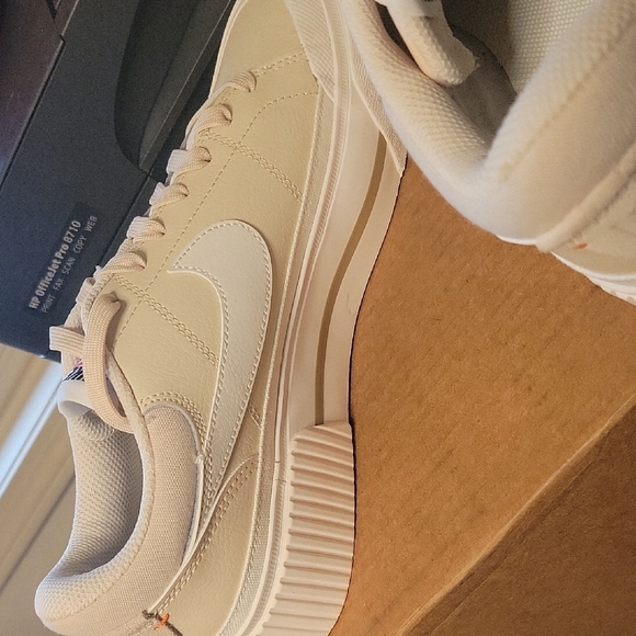 Nike Women's Sneakers in Cream and White - Picture 3 of 5